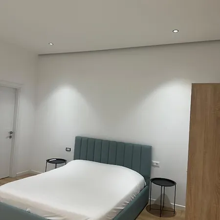 Free Parking Modern Escape