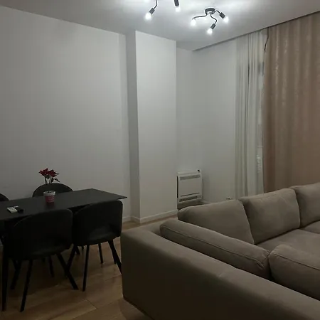 아파트 Free Parking Modern Escape 티라나